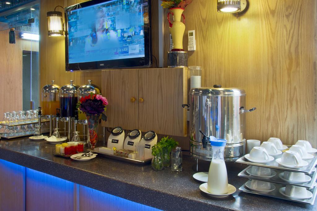 Al Farhan Hotel Suites - Al Salam Riyadh Bagian luar foto