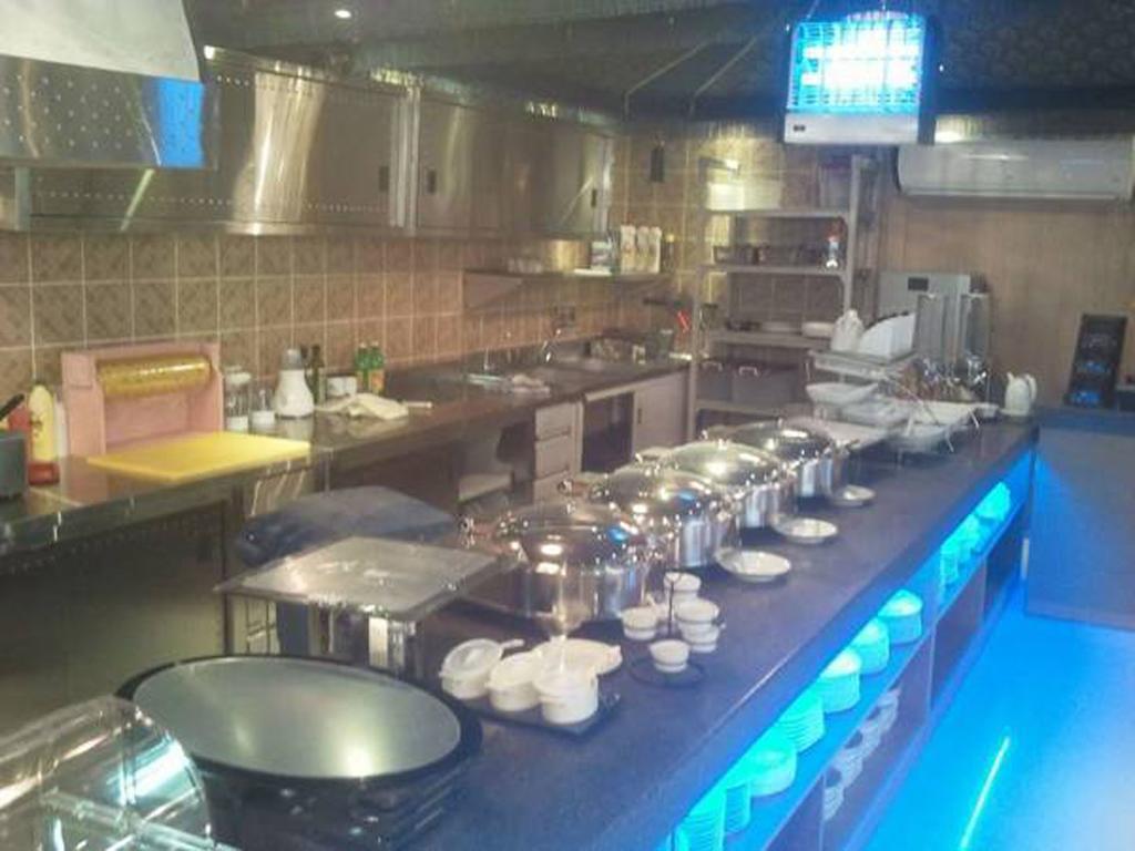 Al Farhan Hotel Suites - Al Salam Riyadh Bagian luar foto